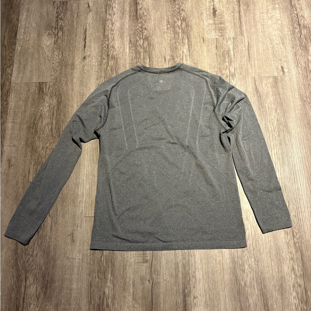 Men’s Lululemon Long Sleeve M